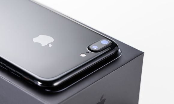 ドコモ、iPhone7/7 Plus ジェットブラック 32GBを29日から販売