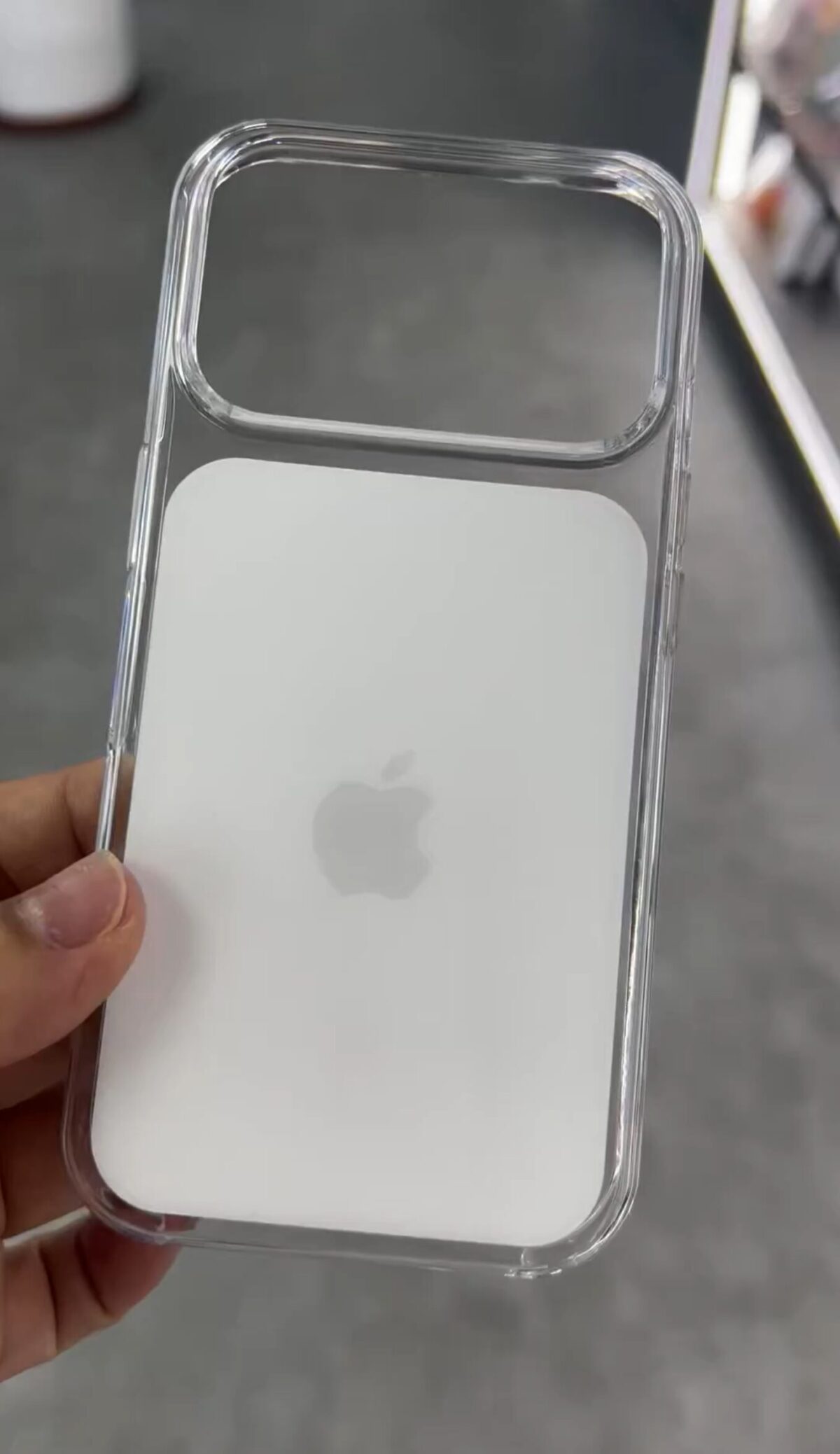 iPhone17 Pro向け純正クリアケースの詳細判明？カメラコントロール