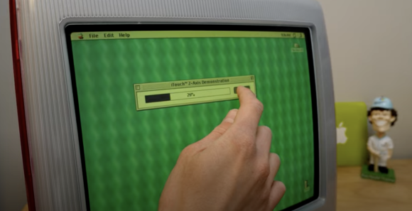 初代iMac発売から25周年迎える〜タッチディスプレイ搭載iMac試作機の