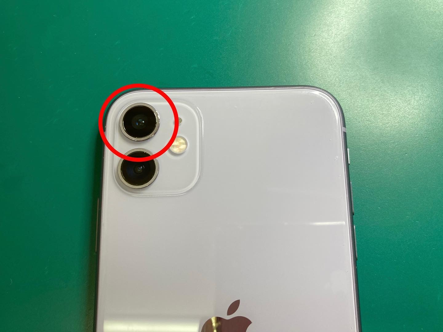 iPhone背面カメラレンズ割れたまま使用していませんか？レンズ交換修理