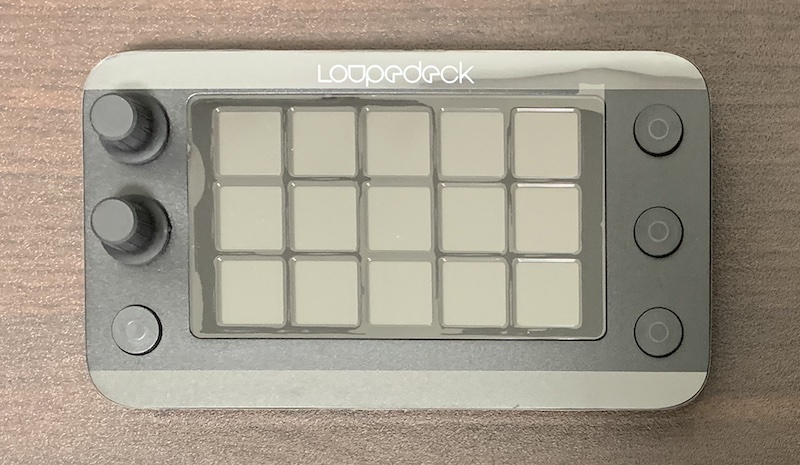 Loupedeck Live S」の開封レビューと付属品を紹介｜パソコン作業を効率