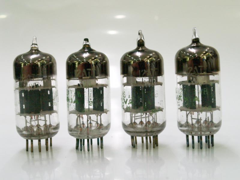 カメラのいわもと：真空管 12AT7、12AZ7、ECC81、同等管、類似管商品
