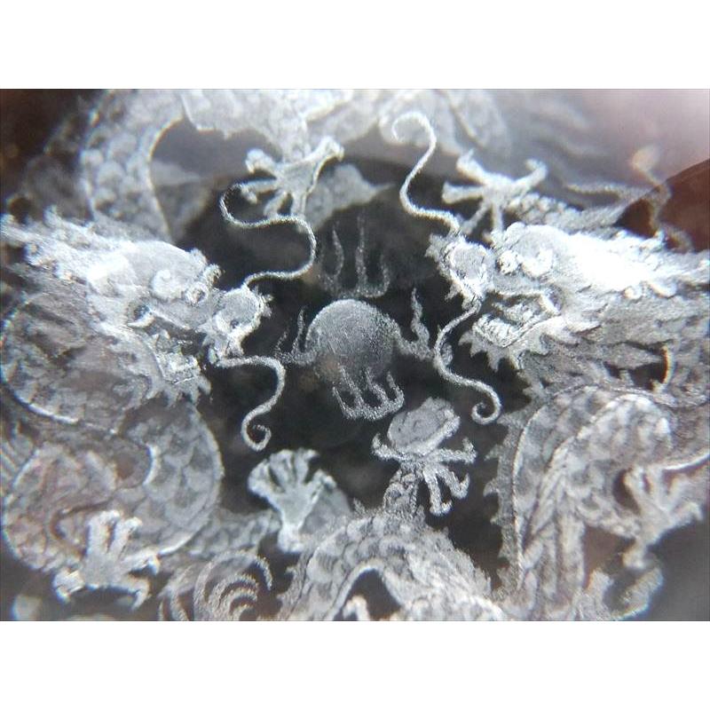 五本爪の双龍 (2匹の龍神) 丸玉 クリスタルガラス製 専用台座付き 直径