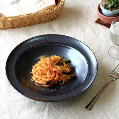 鉄結晶釉 丸型 24cmパスタプレート 国産 美濃焼 料理を引き締める黒の