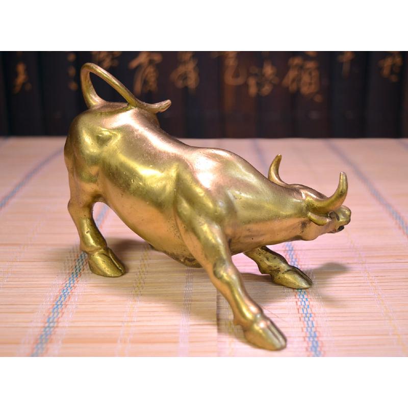 牛の置物 銅製金牛の置物（牛気冲天） 風水グッズ : 中国貿易公司ctc