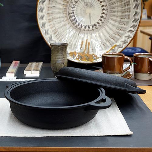 南部鉄器 及精鋳造所 ダッチオーブン 万能鍋 26cm ih 対応 : うつわの
