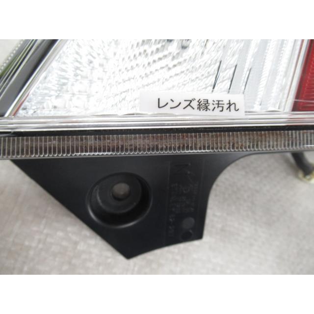 アクア DAA-NHP10 左テールランプ 81561-52694 350212 : クラウン2号店