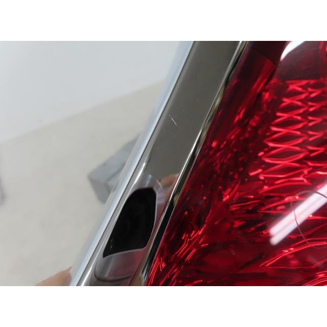 クラウン DBA-GRS210 右テールランプ 81581-30530 右フィニッシャー