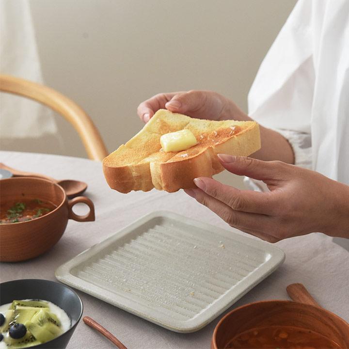 bon moment（ボンモマン） サクッと食感が続く トーストプレート パン