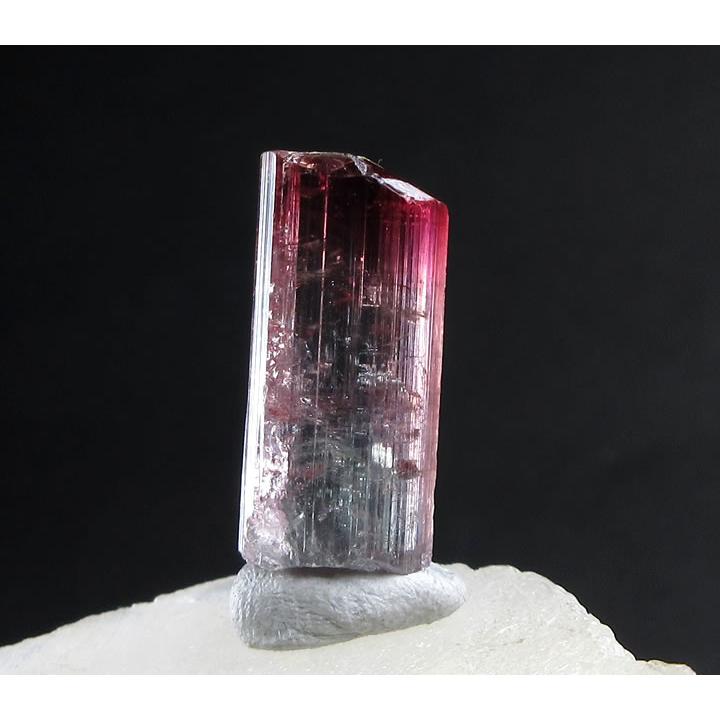トルマリン結晶原石 12.1ct 19mm 虹あり レッド・ピンクのグラデから