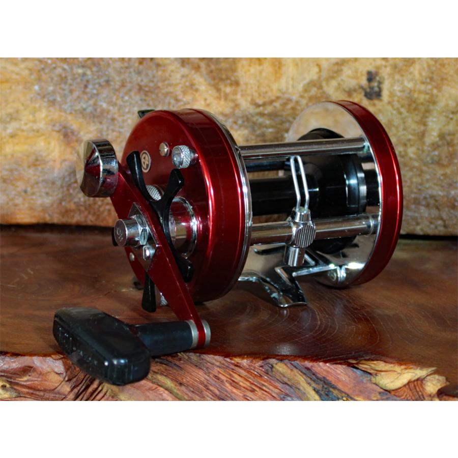 Abu Garcia（アブガルシア） ABU Ambassadeurアブ アンバサダー 7000赤