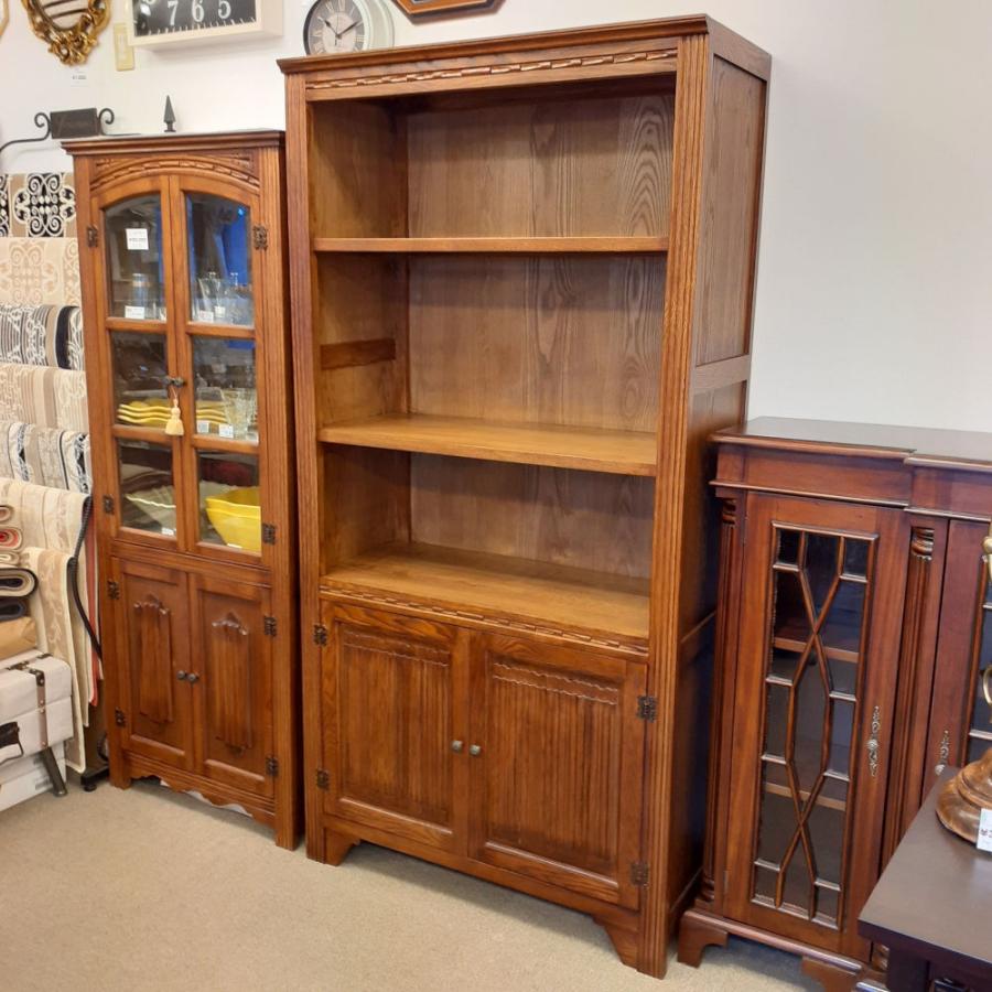 ブックシェルフ 英国アンティーク風オープンキャビネット 本棚 ドア