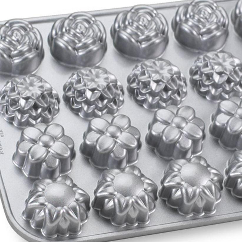 ノルディックウエア プチ 4種類のフラワー パン ケーキ型 Nordic Ware