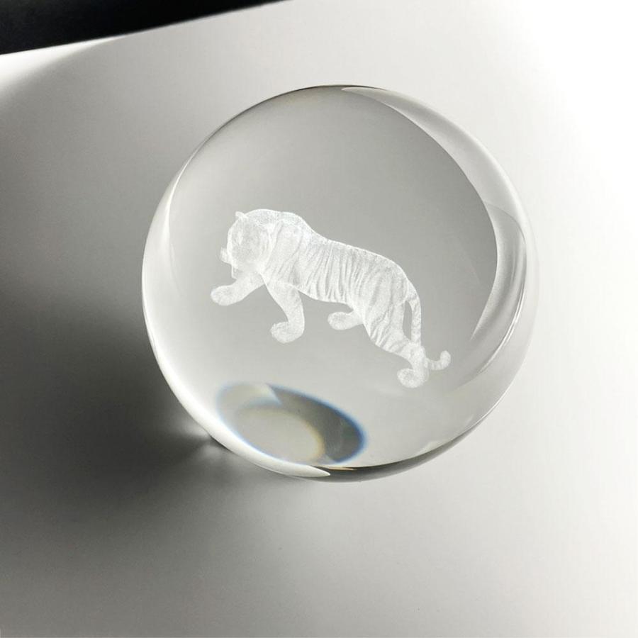 風水 置物 虎 寅 トラ 水晶球 クリスタル クリスタル台座付き