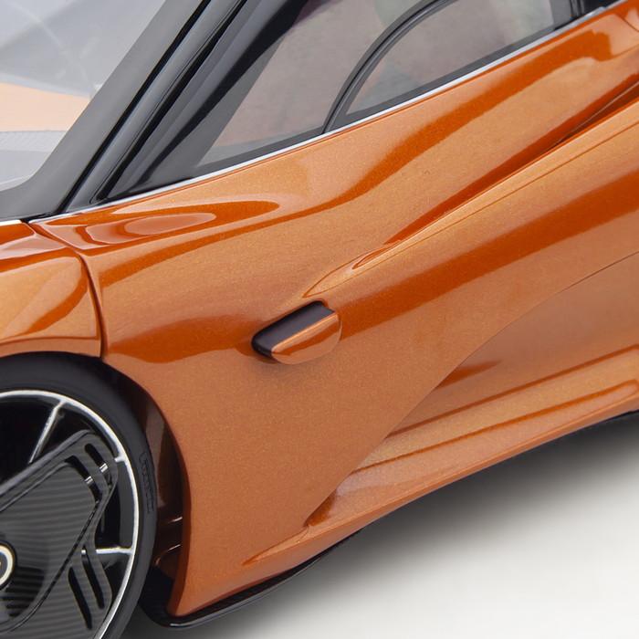 ミニカー 1/18 マクラーレン スピードテール メタリック オレンジ