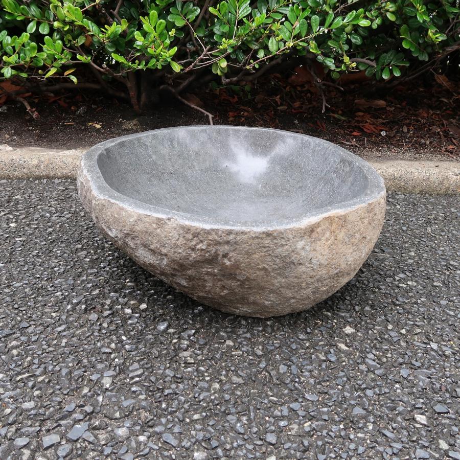 天然石をくり抜いた手水鉢 リバーストーン L 54X44 つくばい 睡蓮鉢