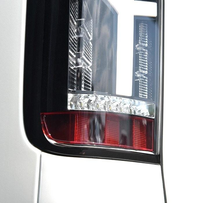 お買い得セール中！ 200系 ハイエース LED ユーロビーム テールランプ