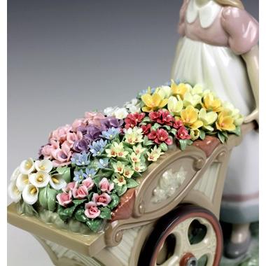 リヤドロ（Lladro リアドロ 陶器人形 置物） 花と少女 可愛いお花屋