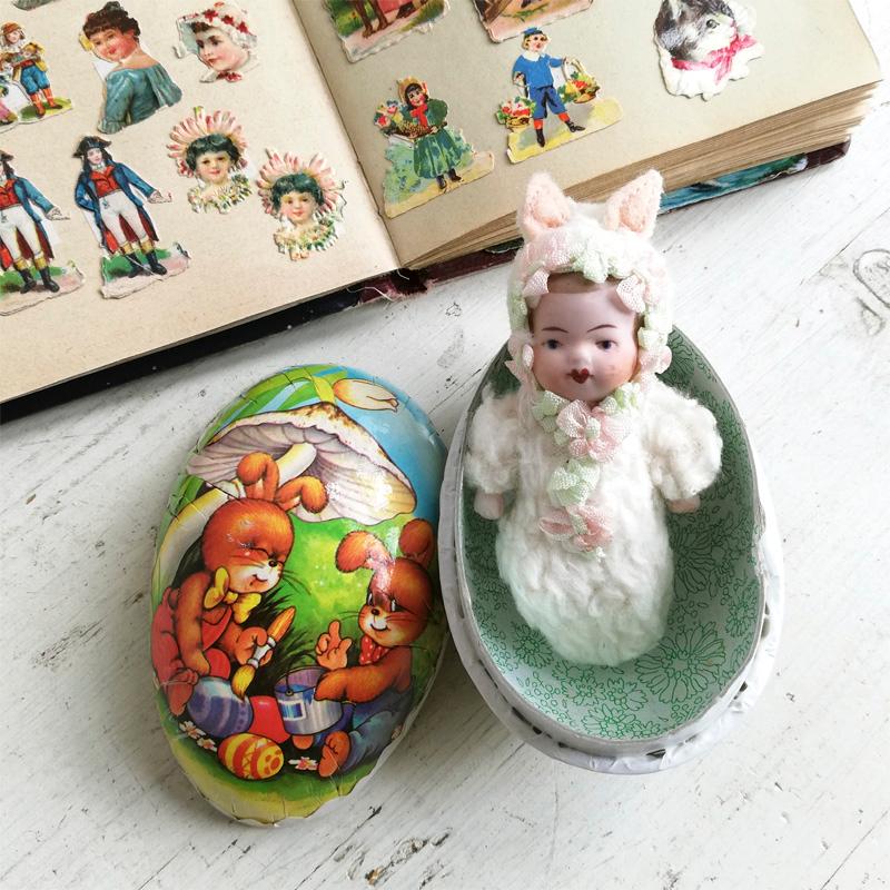 うさぎの着ぐるみ ビスクベビードール with イースターエッグ ドイツ