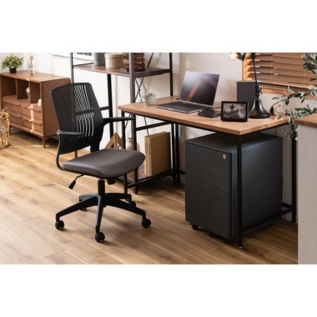 黒アイアンの脚のシンプルなデスク 120cm幅 カジュアル モダン 北欧