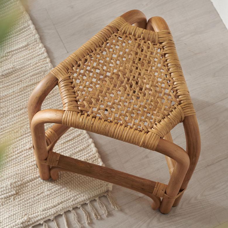 ELEMENTS スツール ラタン 籐 天然素材 チェア 椅子 三角形 座面高