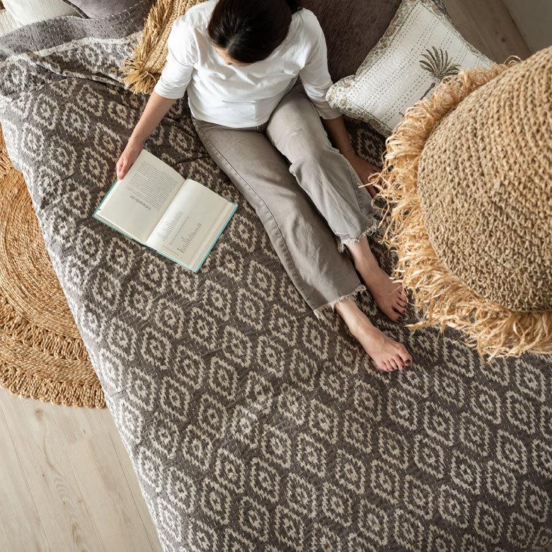 マルチカバー キルト 大判 ブランケット 正方形 ソファ ベッド 幾何柄