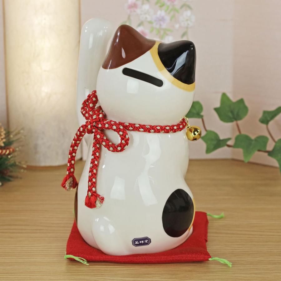 置物 開運 縁起物 薬師窯(彩絵 金運 来福 三毛猫 招き猫 座布団付き