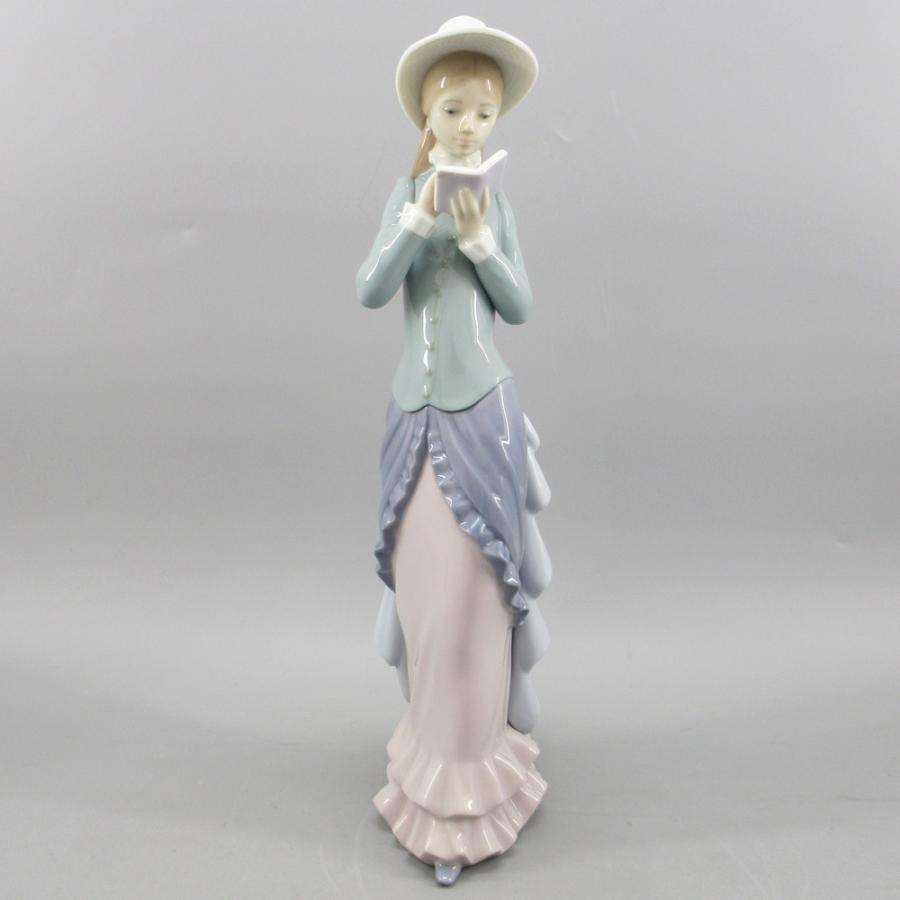 リヤドロ No.5000 「読書する貴婦人」箱付き Lladro/陶器/フィギュリン