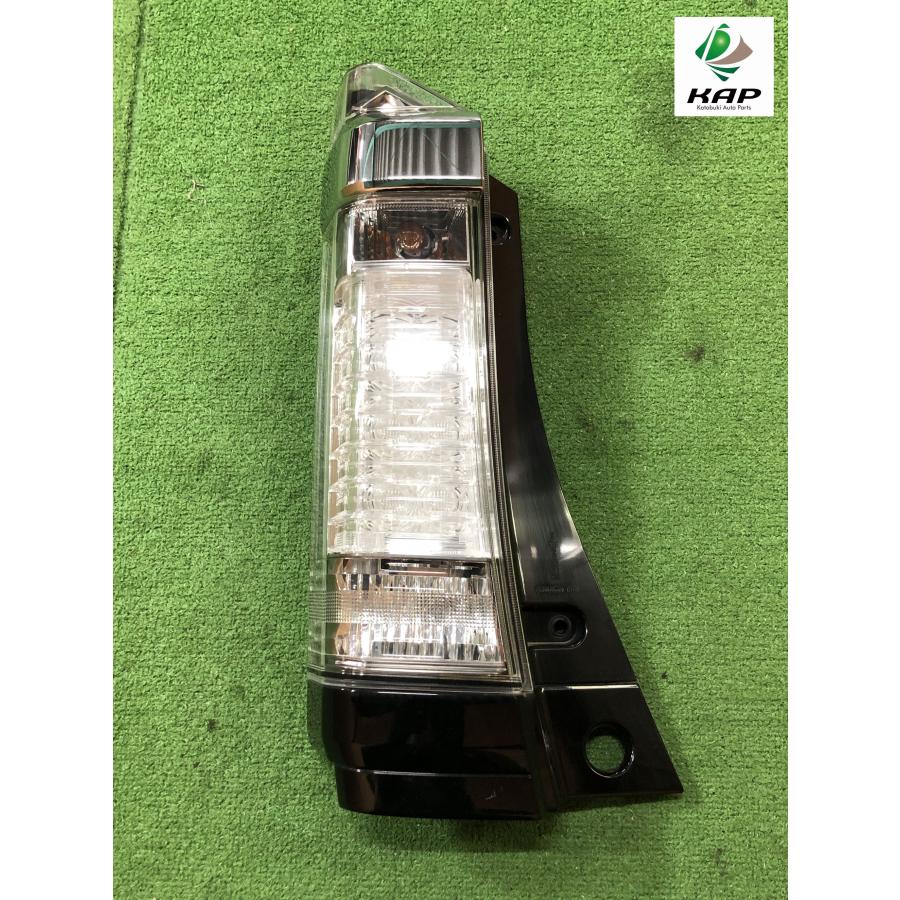 ホンダ☆N-BOX カスタム JF1 純正 左テールライト ICHIKOH D106 : 株式