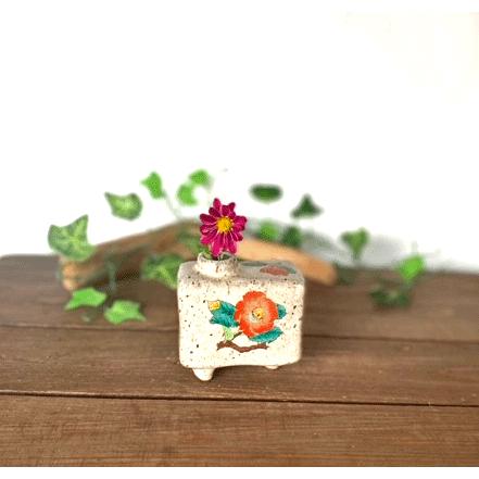 九谷焼 高級 陶磁器 一輪挿し 椿に鳥 (Kutani vase) ギフト 内祝