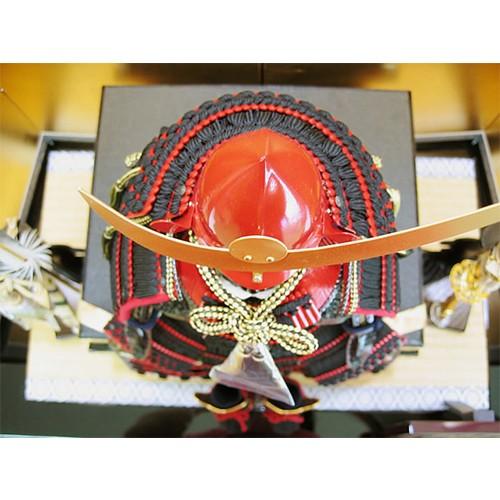 五月人形 上杉謙信 鎧 平台飾り 鎧飾り 赤塗南蛮甲冑飾り 金屏風 弓