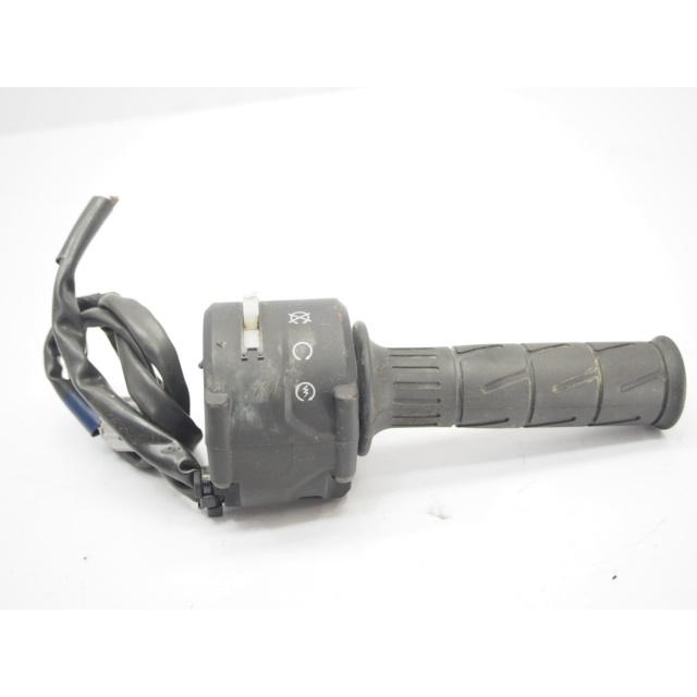 MATE スロットルは左側に設置します MATE スロットルは左側に設置します