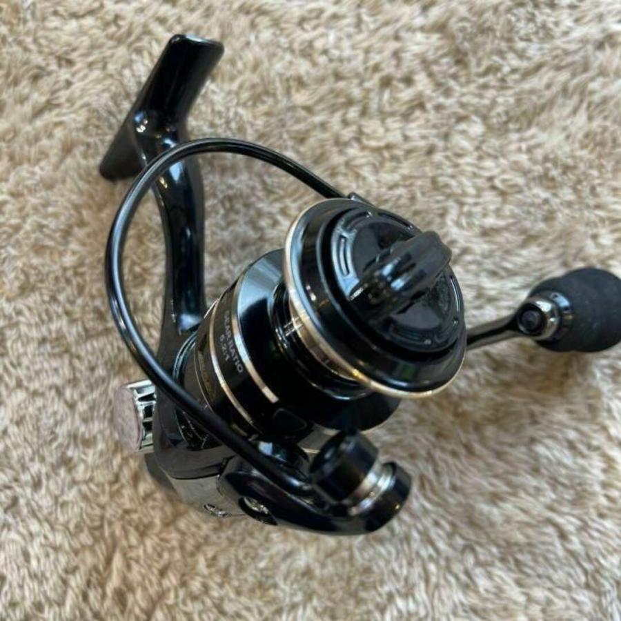 スピニングリール 2000 黒 左右交換可能 海釣り ブラックバス レッド
