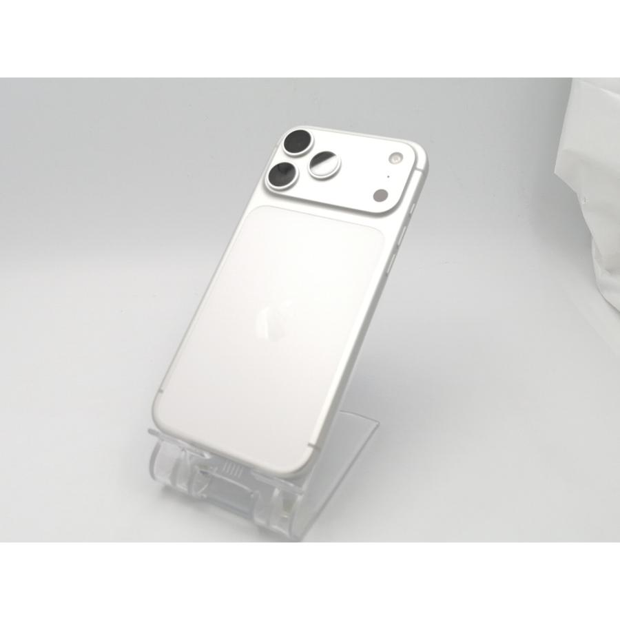 中古】Apple 国内版 【SIMフリー】 iPhone 17 Pro Max 256GB シルバー