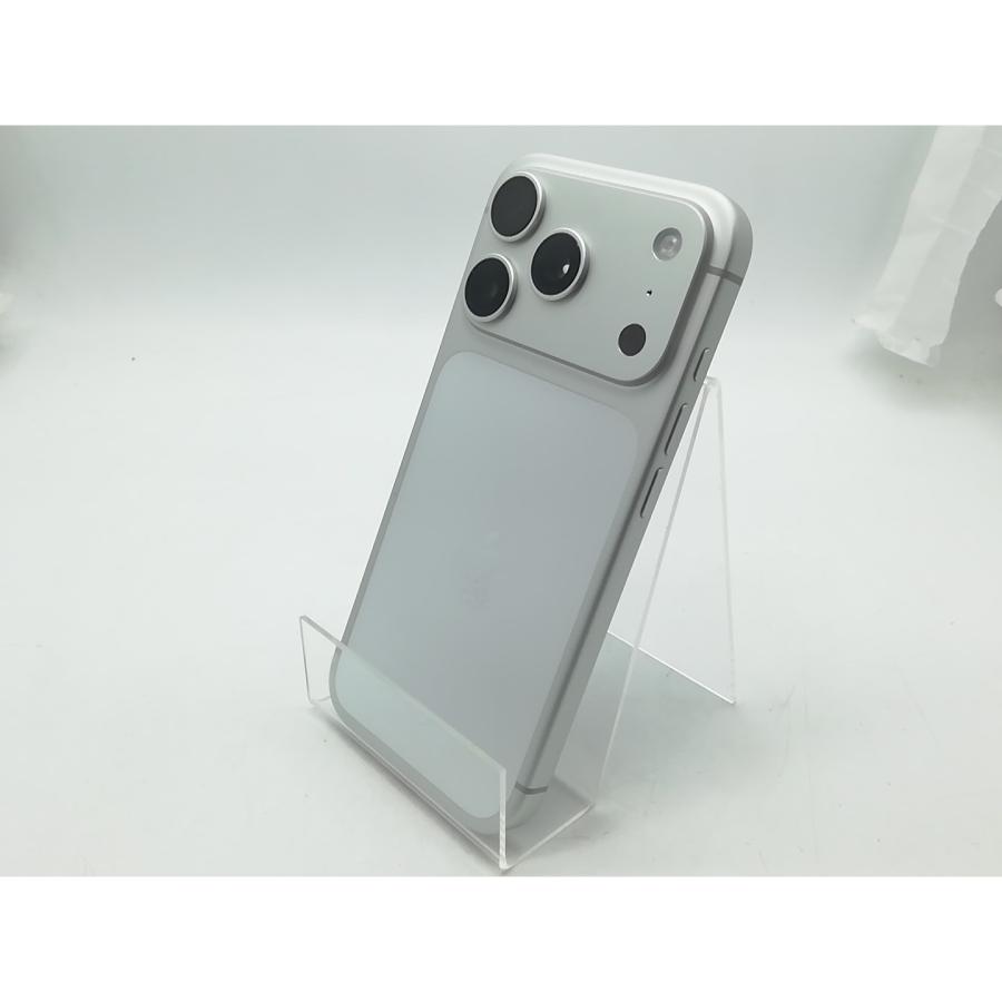 中古】Apple au 【SIMフリー】 iPhone 17 Pro 256GB シルバー MG854J/A