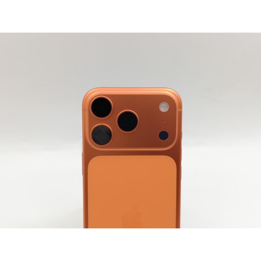 中古】Apple 国内版 【SIMフリー】 iPhone 17 Pro 256GB コズミック