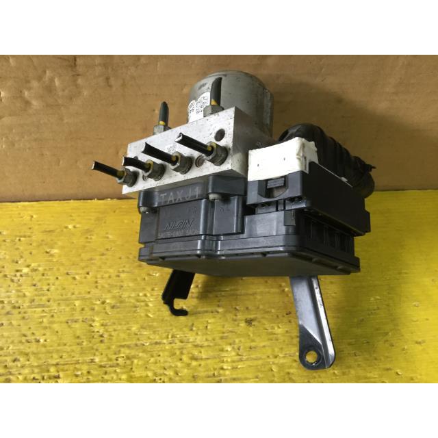 フィット DAA-GP6 ABSアクチュエーター TAXJ1 57110-TAX-J11 : 小塚