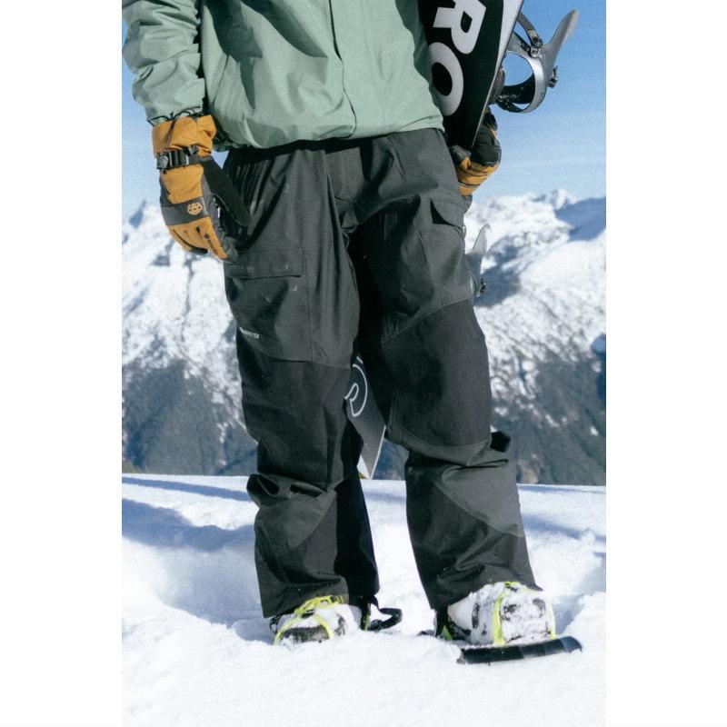 686（シックスエイトシックス） ○ 686 GORE-TEX STRETCH DISPATCH BIB