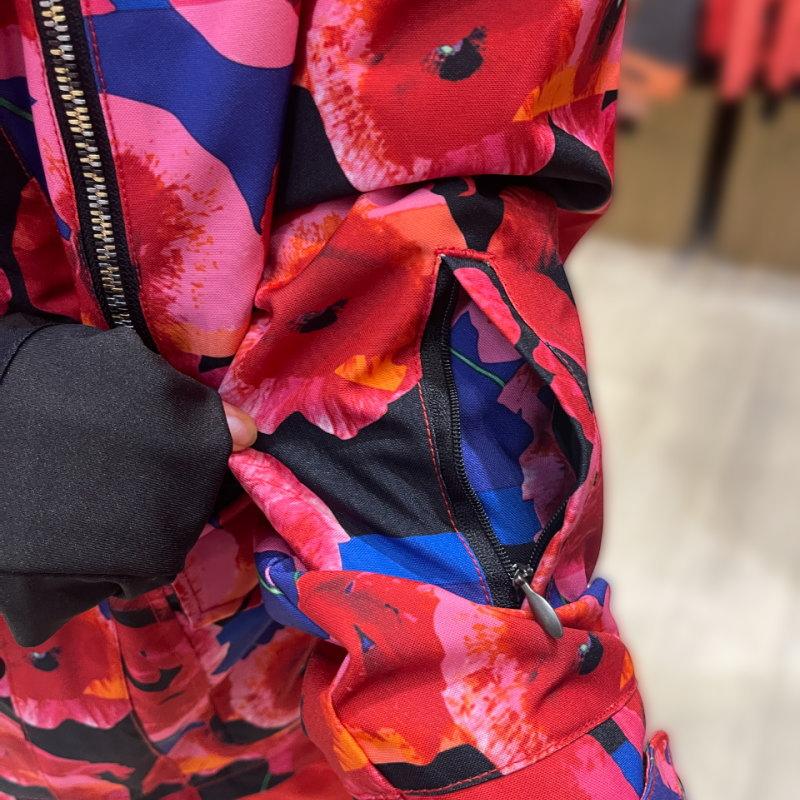 NIKITA（ニキータ） 【スノボウェア上下セット】NIKITA レディース