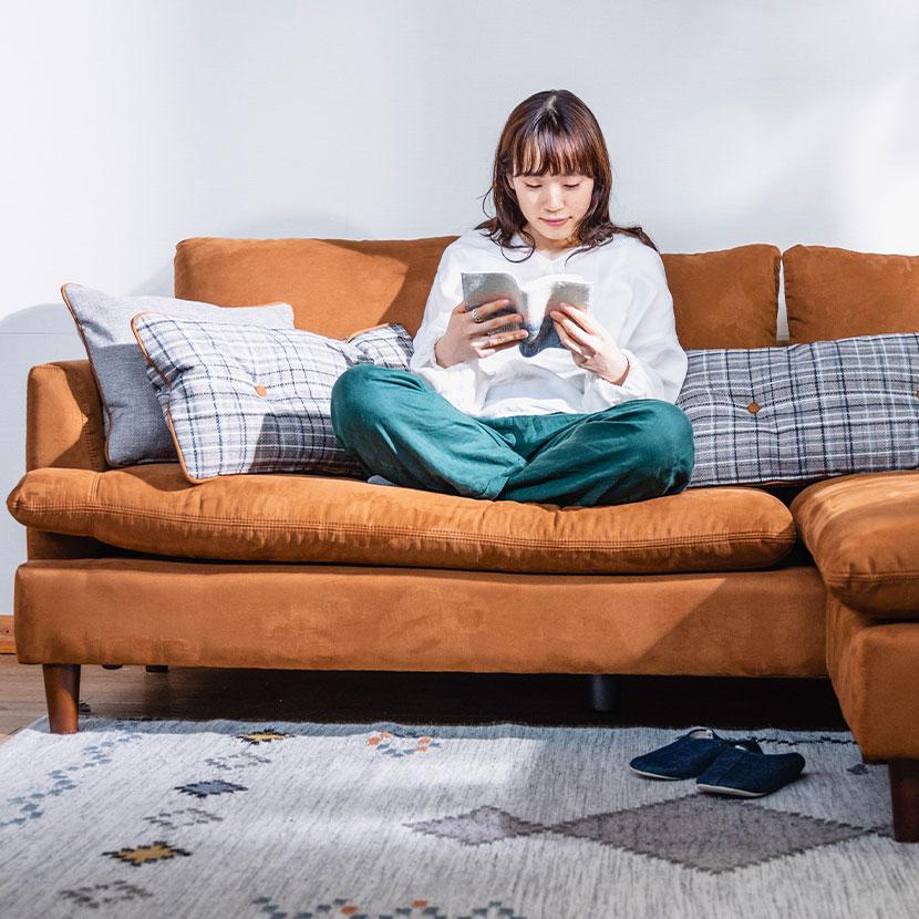 関家具 3人掛け ソファ カウチソファ 布製 ファブリック 木脚 肘あり