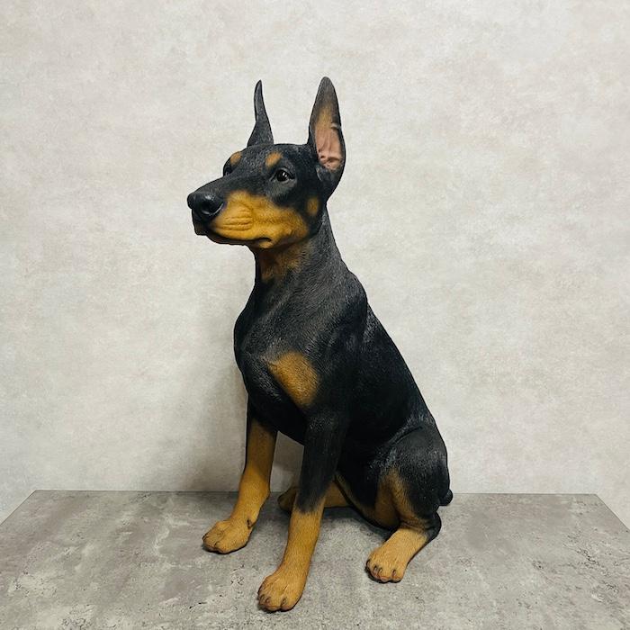 犬 置物 大型 動物 お座りドーベルマン 特大 高さ61cm woobia おしゃれ