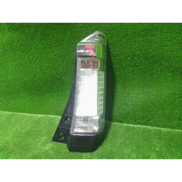 N-BOX N−BOX カスタム DBA-JF1 右テールランプ D106 33501-TY0