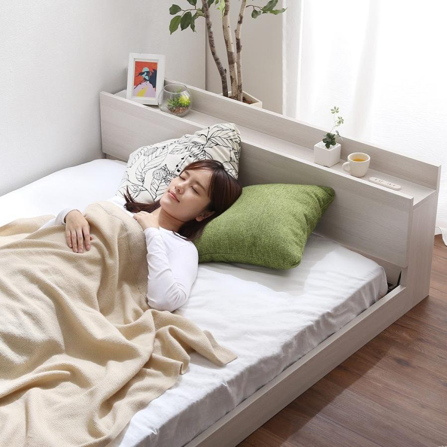 ニトリ（NITORI） ベッド セミダブル 宮・コンセント付き北欧調フロア