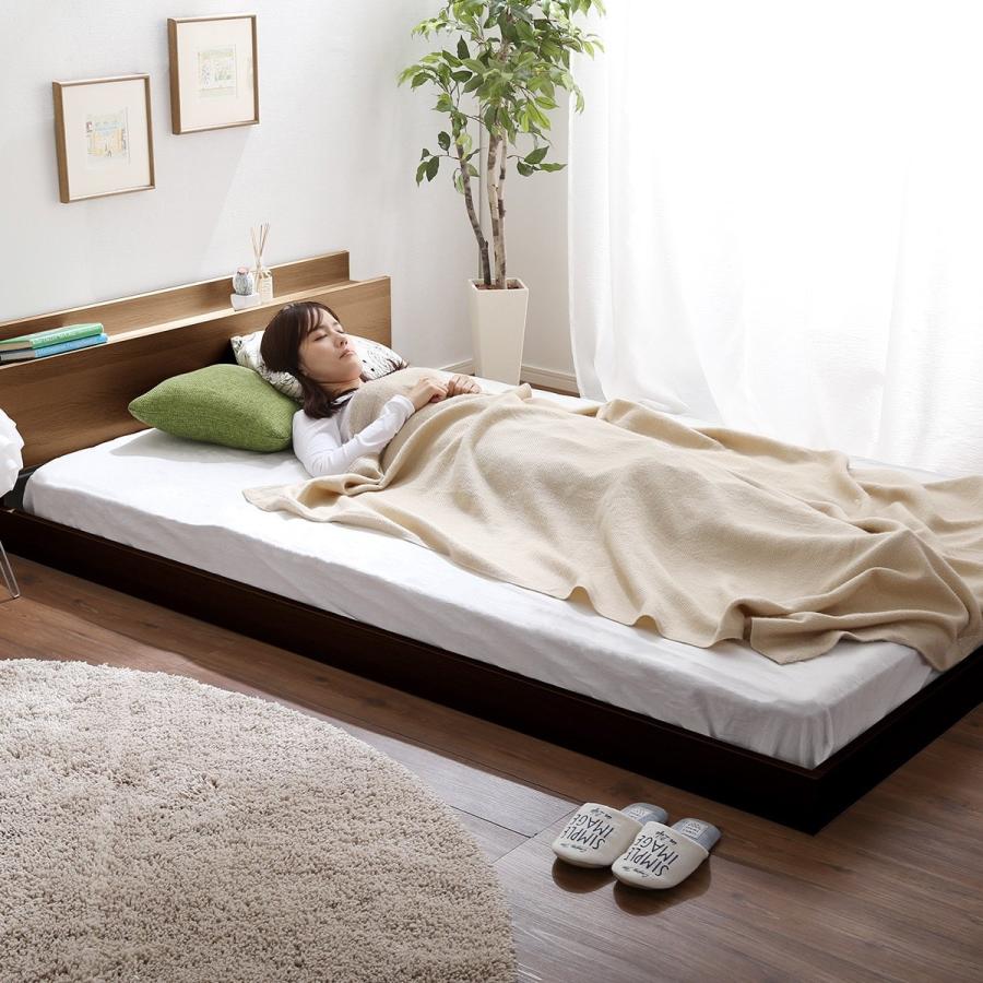 ニトリ（NITORI） ベッド ダブル 宮・コンセント付き北欧調フロア