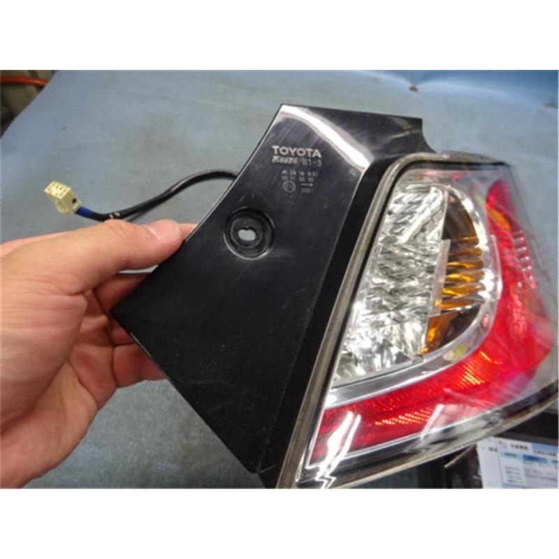 トヨタ 純正 bB 《 QNC25 》 右テールランプ 81550-B1060 P71100
