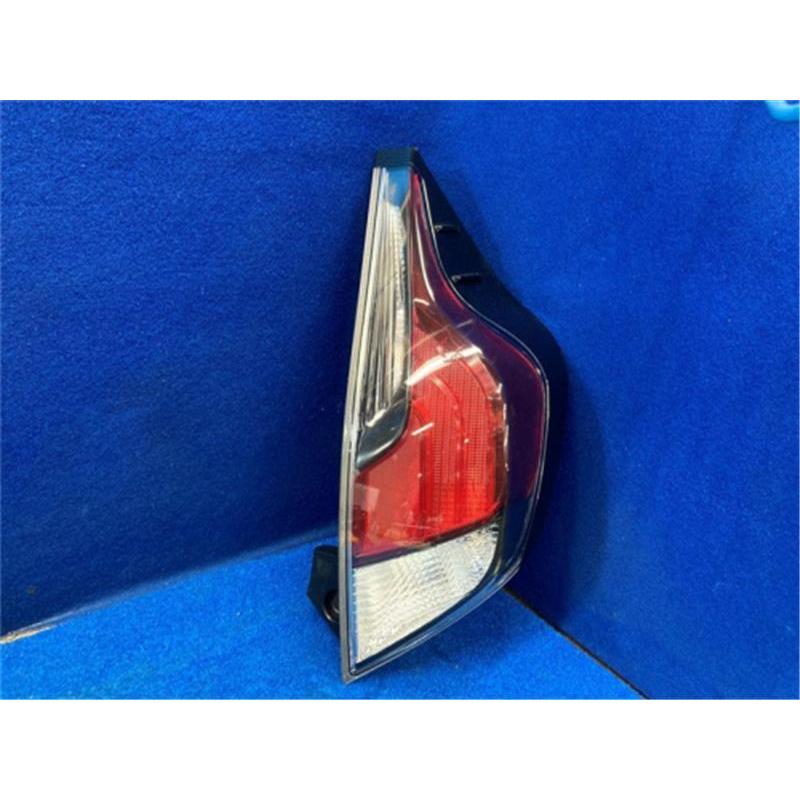 トヨタ 純正 アクア 《 NHP10 》 右テールランプ 81551-52D31 P30500