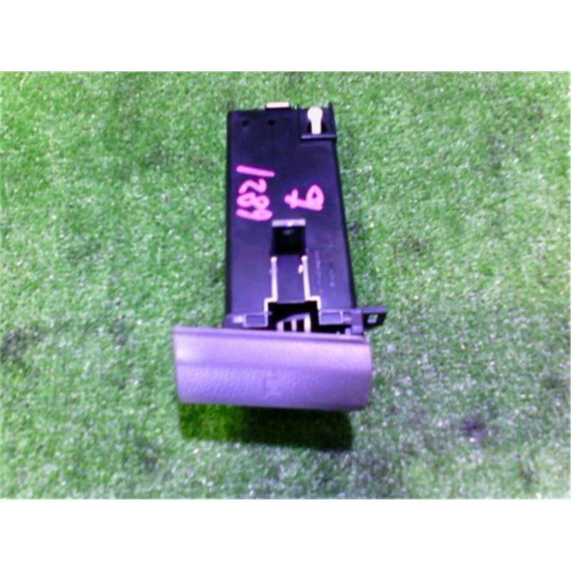 マツダ 純正 AZワゴン 《 MJ23S 》 ドリンクホルダー P30300-21018242