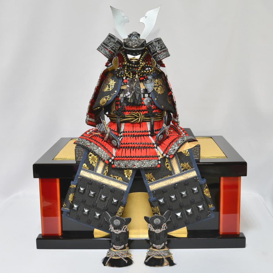 五月人形 収納鎧飾り 龍玉作 12号 黒地金赤縅鎧 : 人形の三信 - 通販