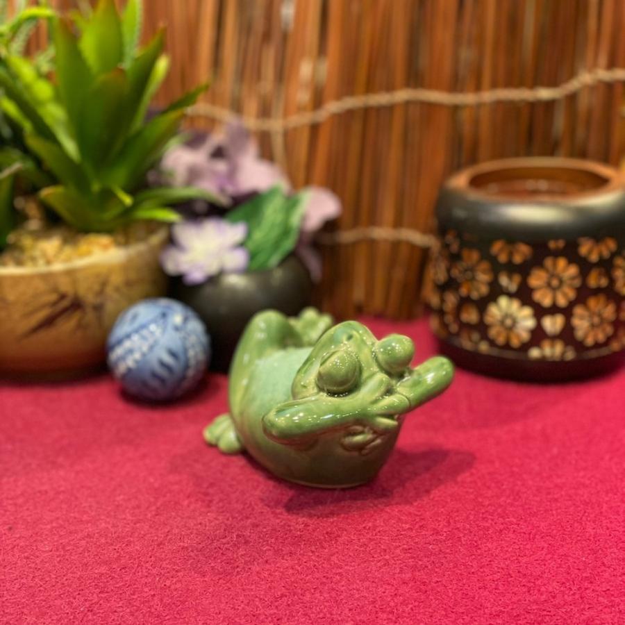 カエルの置物 陶器 仰向け蛙 かえる 福 幸運 幸福 縁起物 ご利益