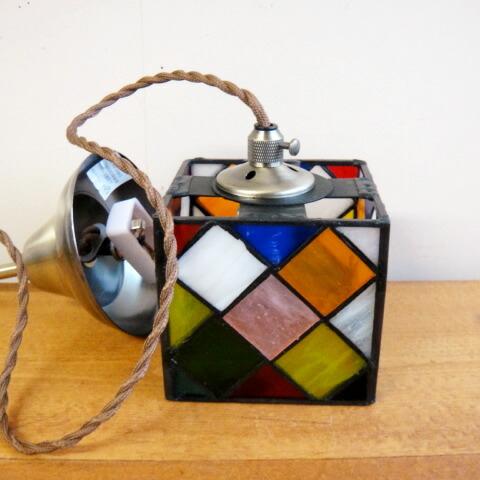 ☆レトロ調ステンドグラススクエアペンダントランプ カラフルマルチ